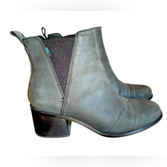 TOMS Esme Black Leather Chelsea Boots, Size 8.5, Classic Fall Bootie, Grunge - Picture 4 of 10